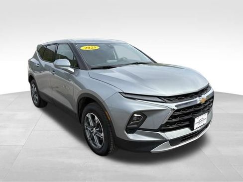 Used 2025 Chevrolet Blazer LT FWD image 8