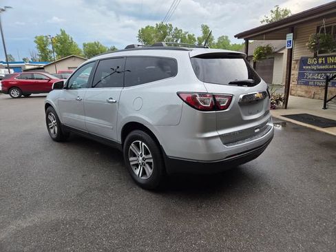 Used 2017 Chevrolet Traverse LT AWD/4WD image 4