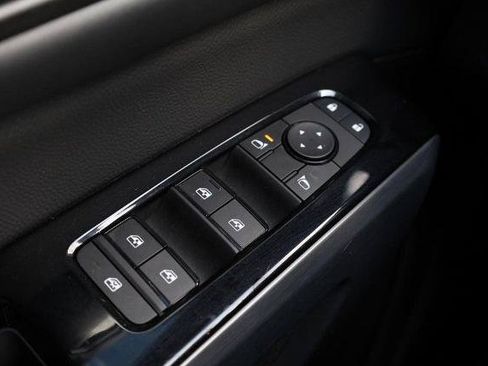Certified 2025 Nissan Pathfinder SL w/ SL Premium Package FWD image 22