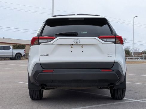 Used 2020 Toyota RAV4 XLE w/ Convenience Package image 6