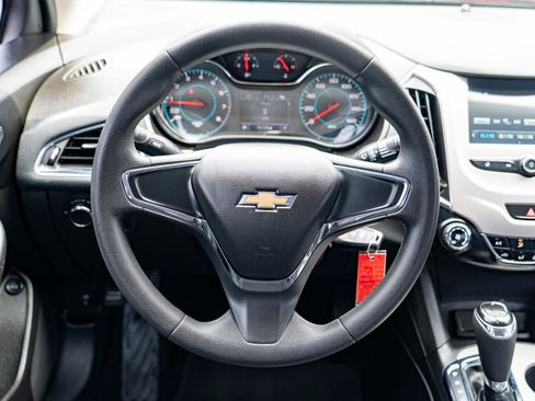 Used 2018 Chevrolet Cruze LS FWD image 16
