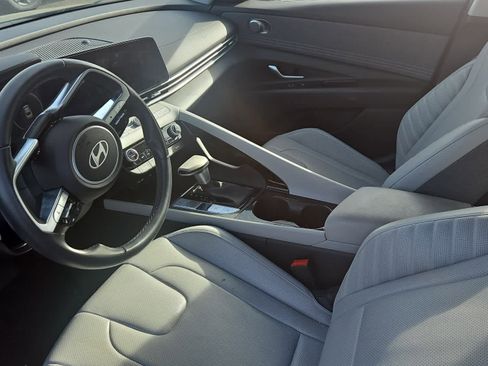 Used 2024 Hyundai Elantra Limited image 14