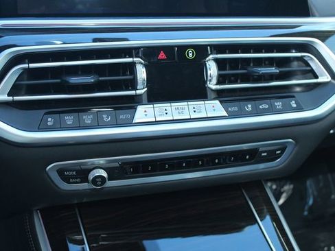Used 2021 BMW X5 M50i w/ Executive Package image 16