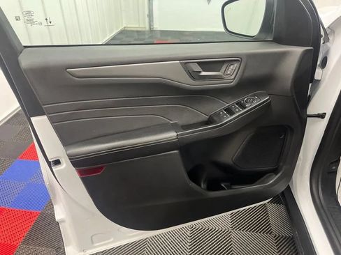 Used 2025 Ford Escape Active FWD image 19