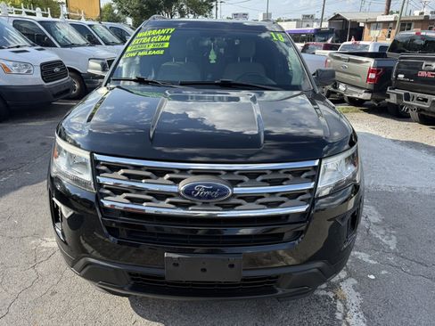 Used 2018 Ford Explorer FWD image 2