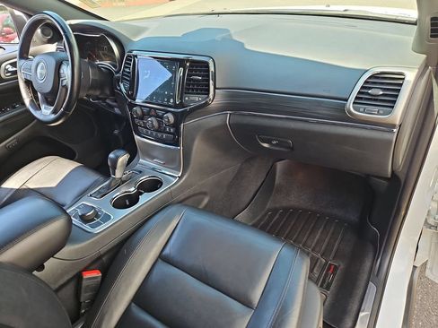 Certified 2022 Jeep Grand Cherokee Limited AWD/4WD image 17