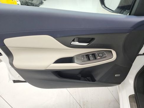 New 2026 Nissan Sentra SL w/ Floor Mat Package FWD image 32