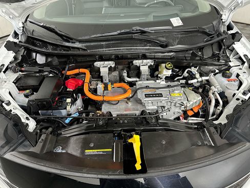 Used 2024 Nissan Ariya AWD image 32