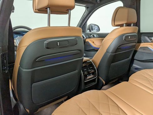 Used 2025 BMW X7 xDrive40i w/ Parking Assistance Package AWD/4WD image 46