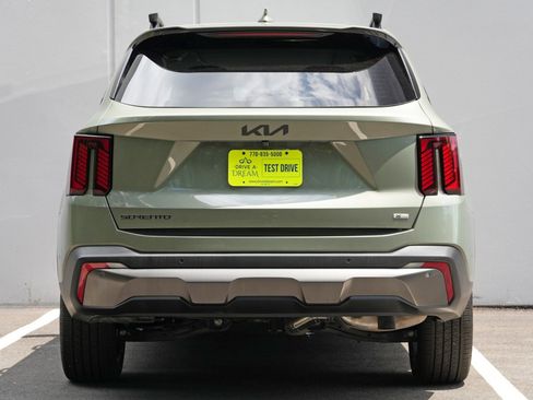 Used 2025 Kia Sorento SX AWD/4WD image 11
