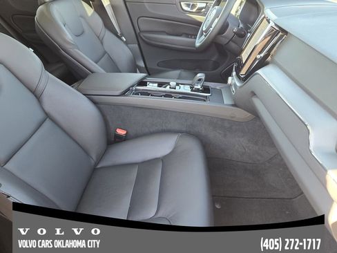 Certified 2025 Volvo XC60 B5 Core image 13