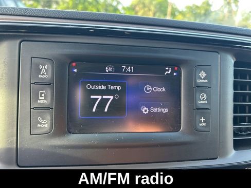 Used 2017 Chrysler Pacifica LX FWD image 13