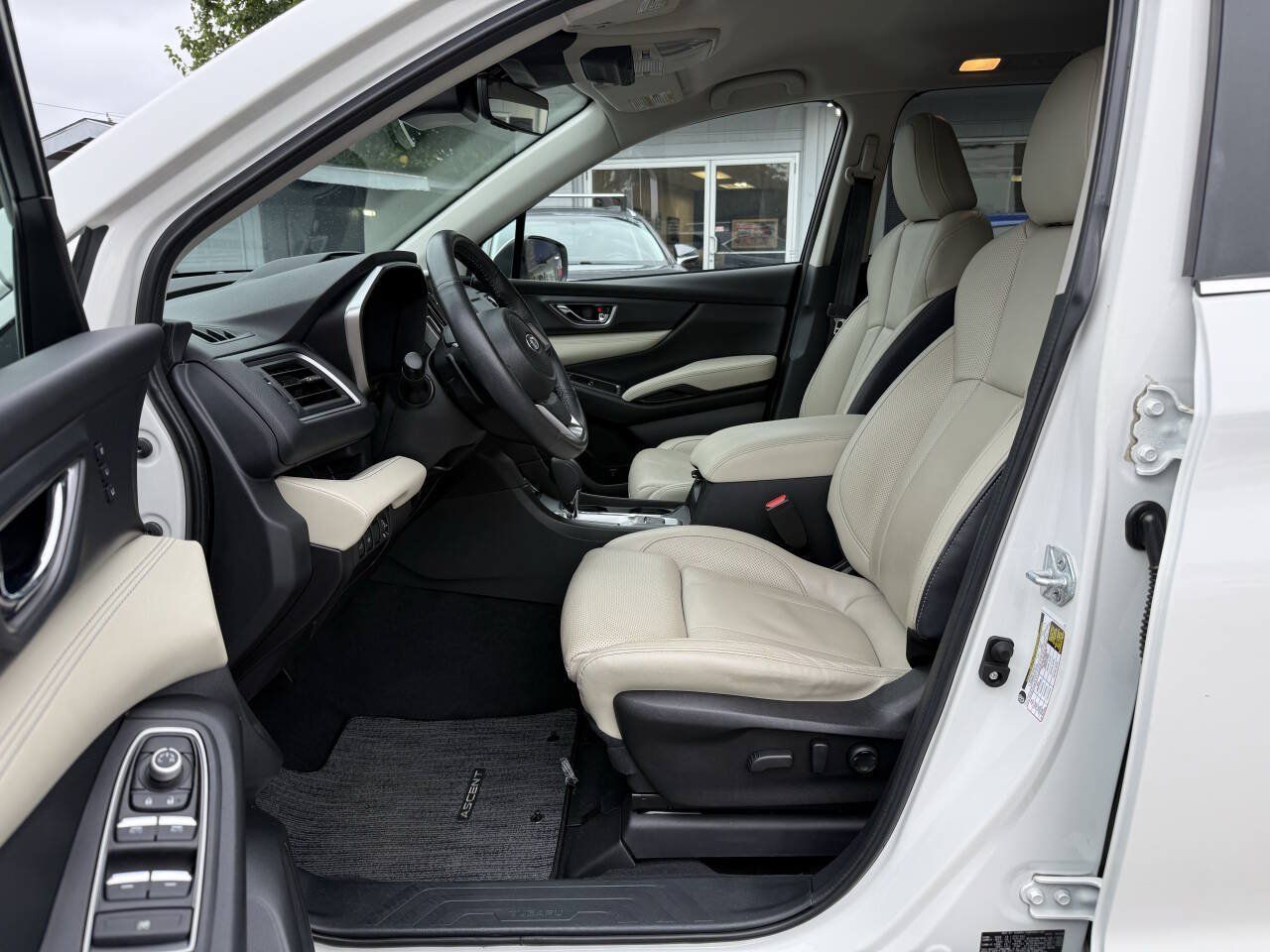Used 2023 Subaru Ascent Limited AWD/4WD image 10