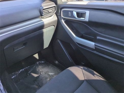 Certified 2022 Ford Explorer XLT image 17