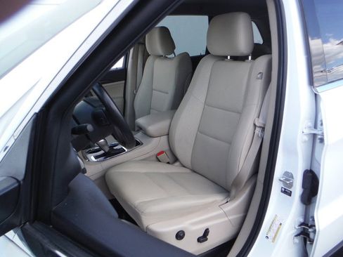 Used 2022 Jeep Grand Cherokee Laredo E w/ Security & Convenience Group AWD/4WD image 18