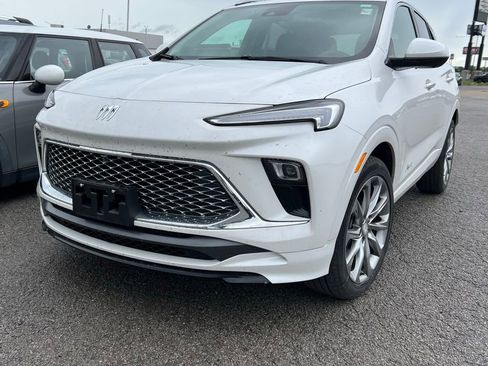 Used 2025 Buick Encore GX Avenir w/ Avenir Technology Package FWD image 3