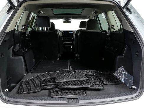 Certified 2025 Volkswagen Atlas SEL Premium R-Line image 35