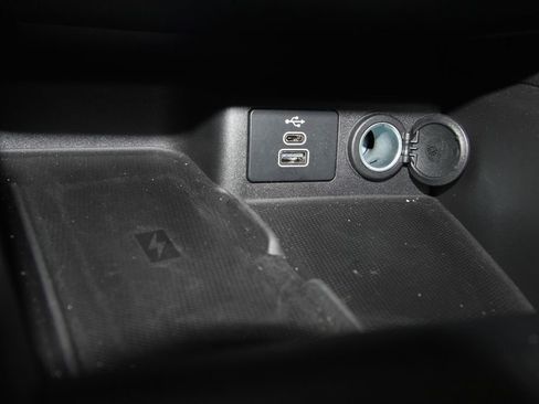 Used 2025 Ford Escape SE w/ PHEV Premium Package image 20