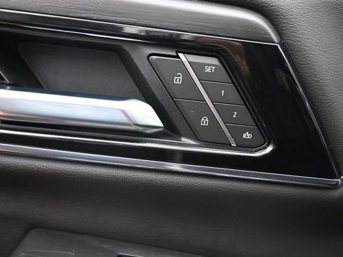 Used 2025 GMC Yukon Denali image 15