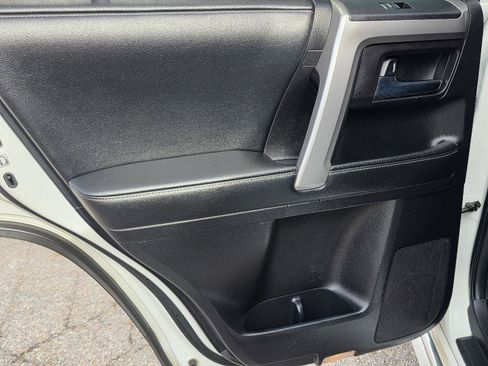 Used 2014 Toyota 4Runner Limited image 37
