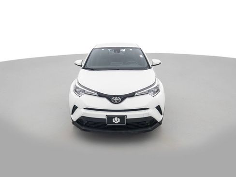 Used 2018 Toyota C-HR XLE image 2