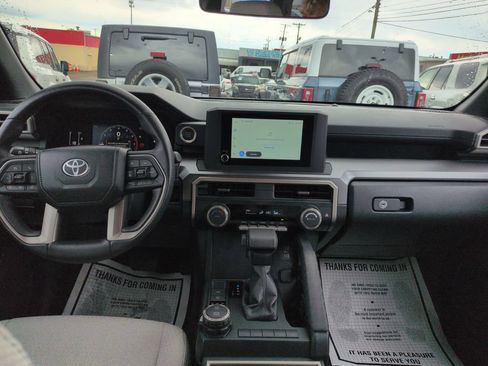 Certified 2025 Toyota 4Runner SR5 AWD/4WD image 12