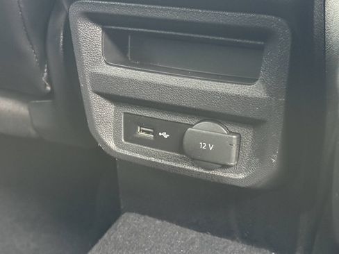 Used 2018 Volkswagen Tiguan SE AWD/4WD image 26