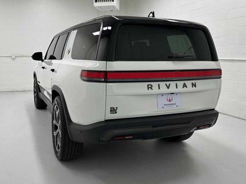Used 2025 Rivian R1S Adventure image 8