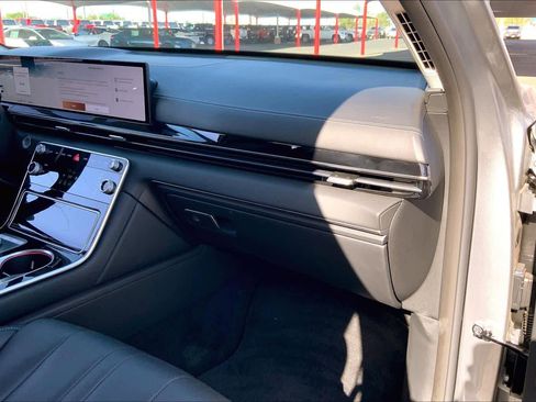 Used 2025 Genesis GV80 2.5T Standard AWD/4WD image 19