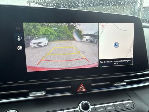 Used 2025 Hyundai Elantra SEL FWD image 4