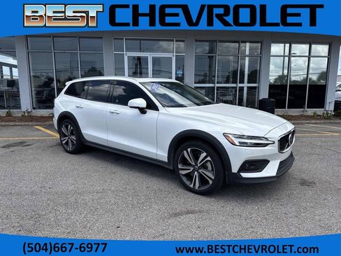 Used 2025 Volvo V60 B5 Cross Country Plus AWD/4WD image 1