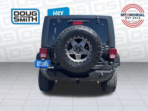 Used 2017 Jeep Wrangler Unlimited Rubicon w/ Cold Weather Group AWD/4WD image 26