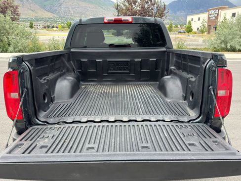 Used 2018 Chevrolet Colorado LT AWD/4WD image 14