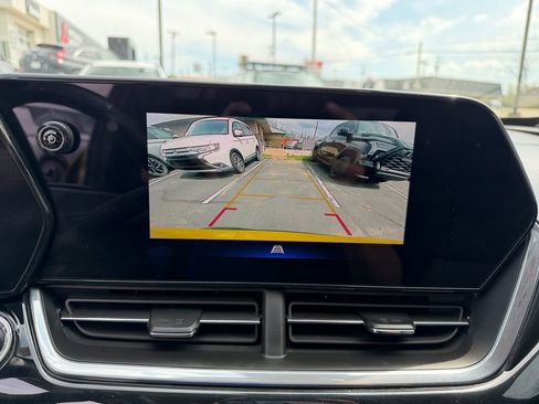 Used 2024 Chevrolet Trax ACTIV w/ Sunroof Package FWD image 18