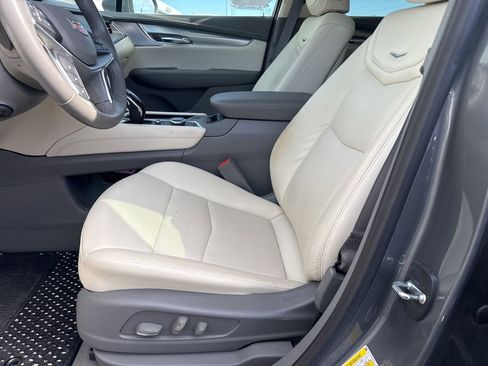 Used 2020 Cadillac XT5 Premium Luxury AWD/4WD image 22