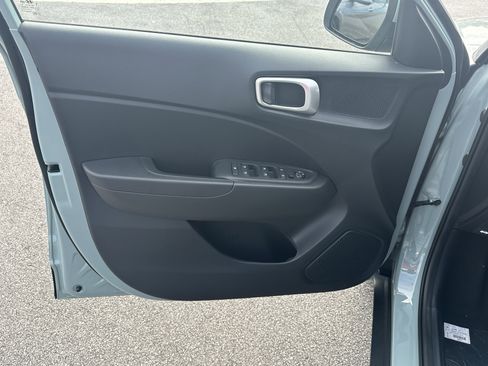 New 2026 Hyundai Venue SE FWD image 12