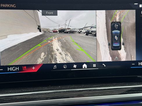 Used 2025 BMW 740i xDrive image 19