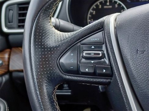 Used 2016 Nissan Maxima Platinum image 17
