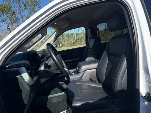 Used 2024 Ford Expedition XLT image 3