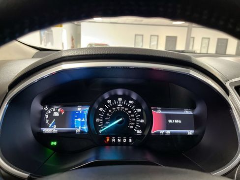 Used 2019 Ford Edge Titanium w/ Cold Weather Package AWD/4WD image 17