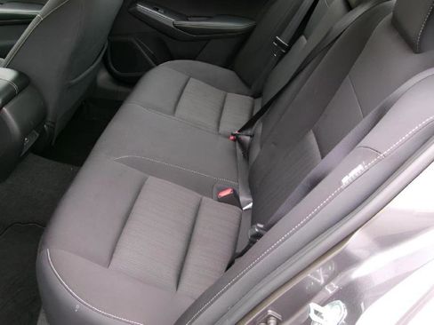Used 2024 Nissan Altima 2.5 SV FWD image 9