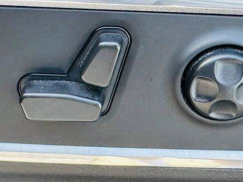 Used 2021 RAM 1500 Laramie AWD/4WD image 11