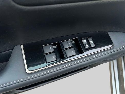 Used 2017 Lexus ES 350 w/ Navigation System Package image 19