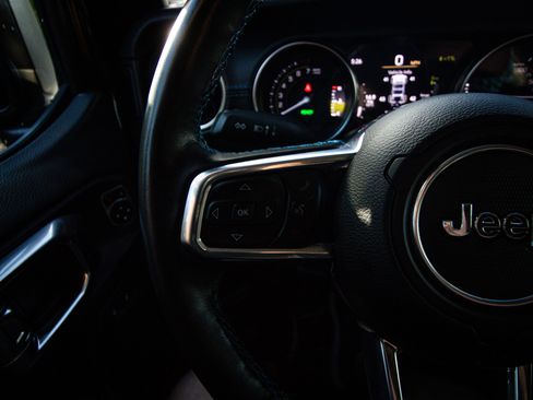 Used 2022 Jeep Wrangler Unlimited Rubicon 4xe w/ Dual Top Group image 18