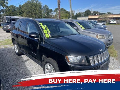 Used 2016 Jeep Compass Latitude FWD image 1