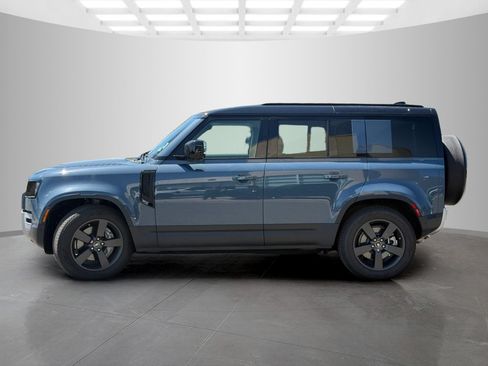Used 2025 Land Rover Defender 110 S AWD/4WD image 8