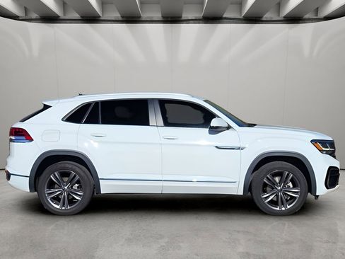 Used 2021 Volkswagen Atlas Cross Sport SE FWD image 4