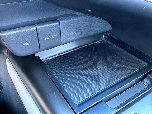 Used 2021 Toyota Camry SE image 32