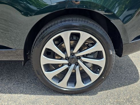New 2026 Land Rover Range Rover Long Wheelbase SE AWD/4WD image 32