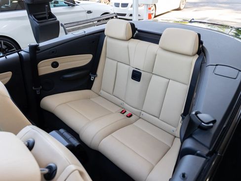 Used 2008 BMW 135i Convertible RWD image 30